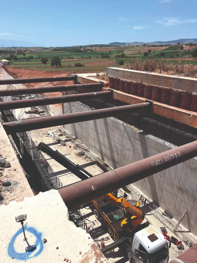 Bursa – Büyük Sanat Yapıları Yapım İşleri Bursa – Büyük Sanat Yapıları Yapım İşleri